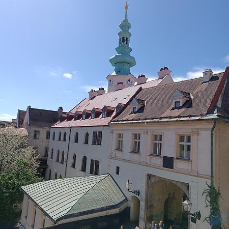 Krásny byt s výhľadmi v historickom centre Bratislava Camera foto
